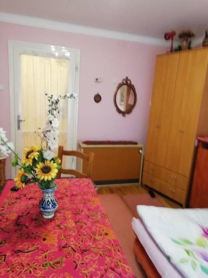 Gyoengyvirag Ueduelo - Mario Apartman Harkan Exterior foto